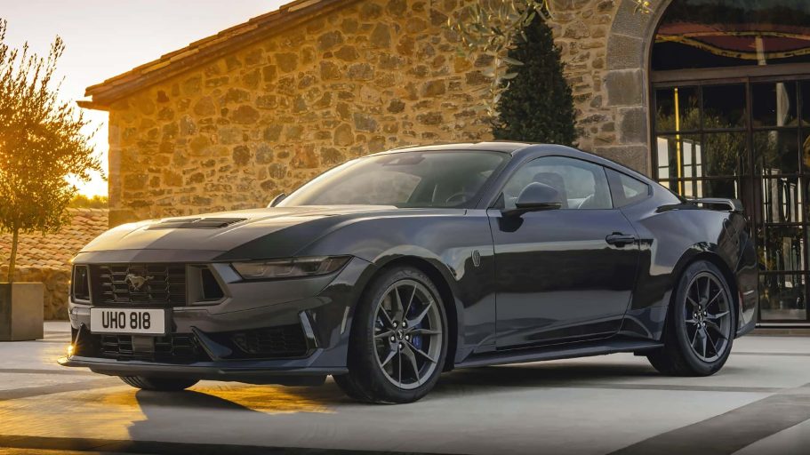 Ford Mustang GT 5.0 Dark Horse